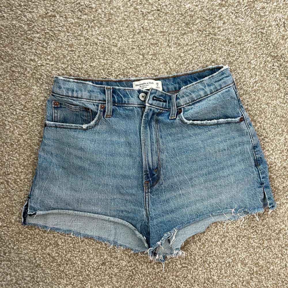 Abercrombie & Fitch high rise mom shorts, size 6 curve love